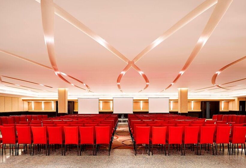 Курорт Le Méridien Kochi