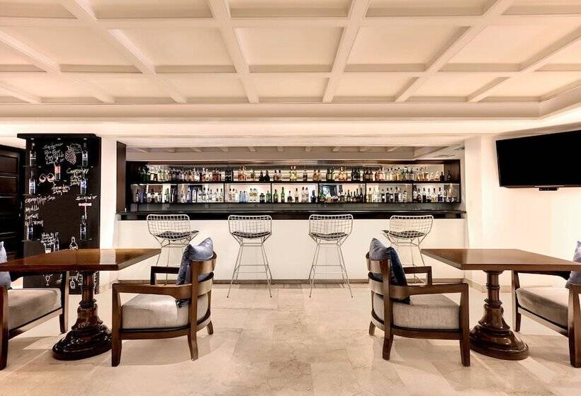 Курорт Le Méridien Kochi