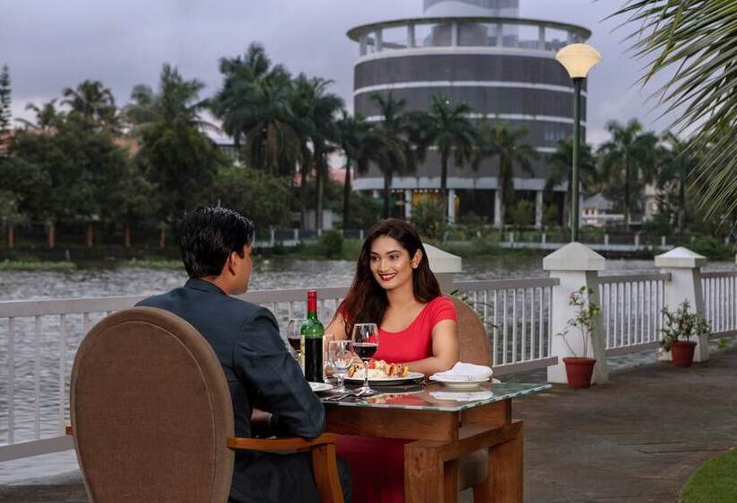 Курорт Le Méridien Kochi