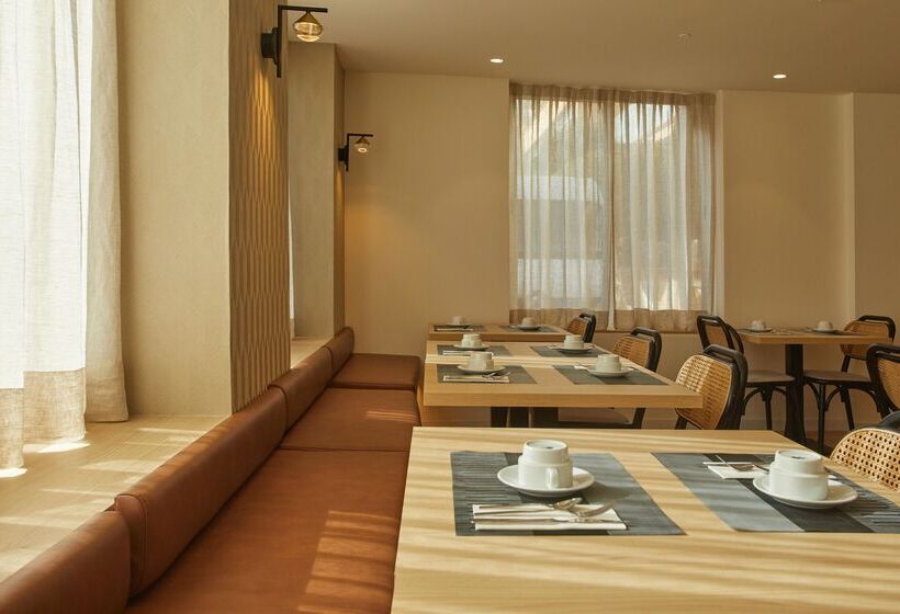 هتل Zurbarán Palma