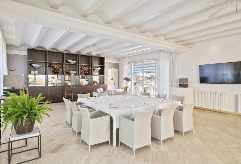 Van Der Valk Hotel Barcarola