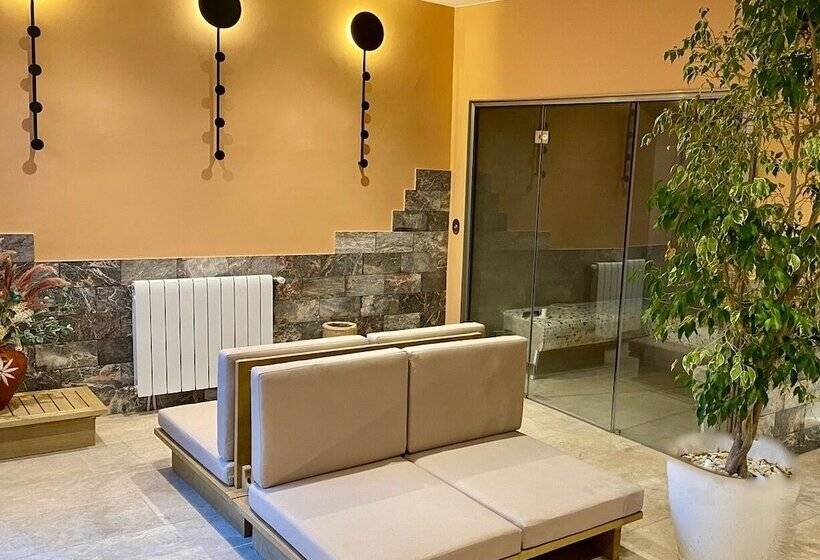 Van Der Valk Hotel Barcarola