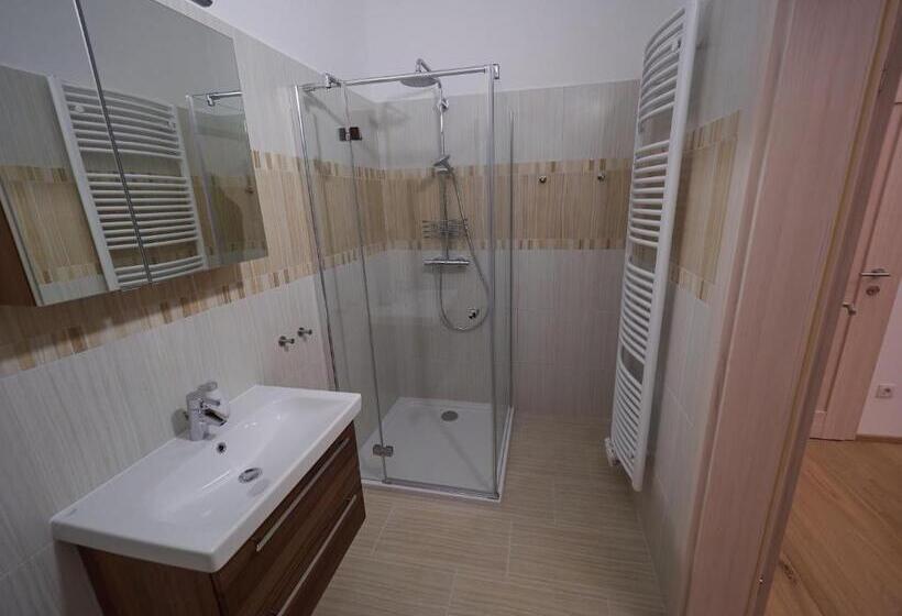 בית מלון כפרי Bioweingut Schmidl