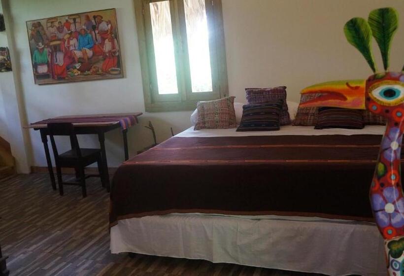 בית מלון כפרי Pine Ridge Lodge