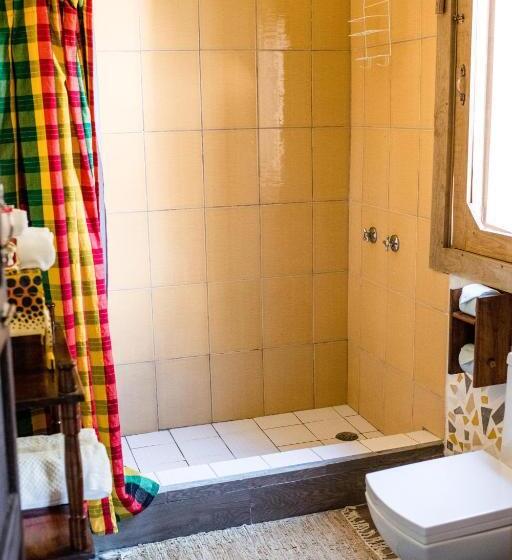 בית מלון כפרי Pine Ridge Lodge