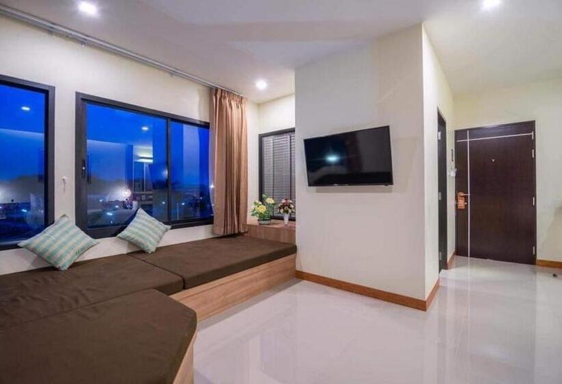 Отель Pura Nakhon