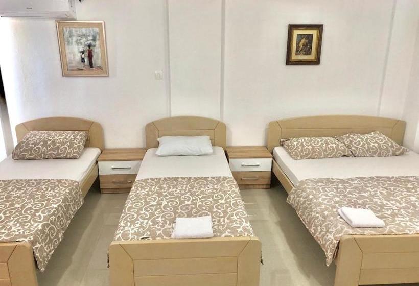 پانسیون Apartmani Maja