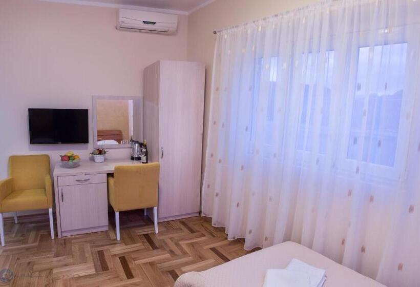 پانسیون Apartments Vila Marija