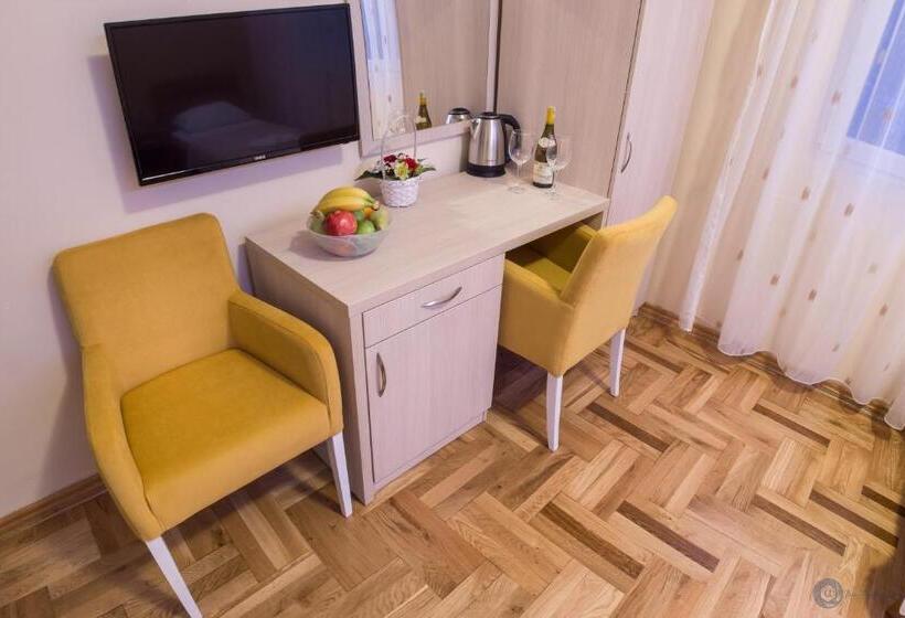 پانسیون Apartments Vila Marija