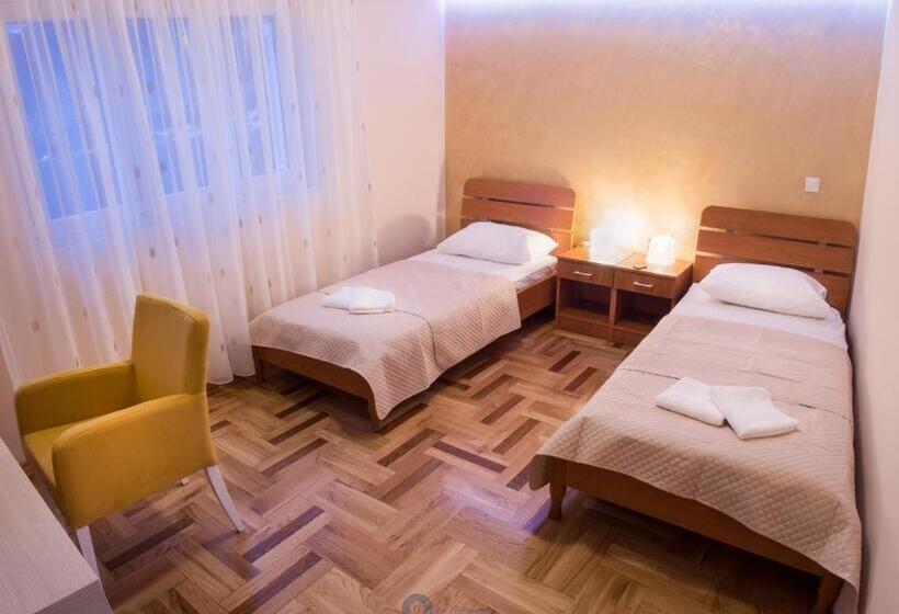 پانسیون Apartments Vila Marija