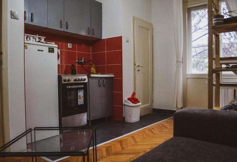 פנסיון Central Station Private Rooms