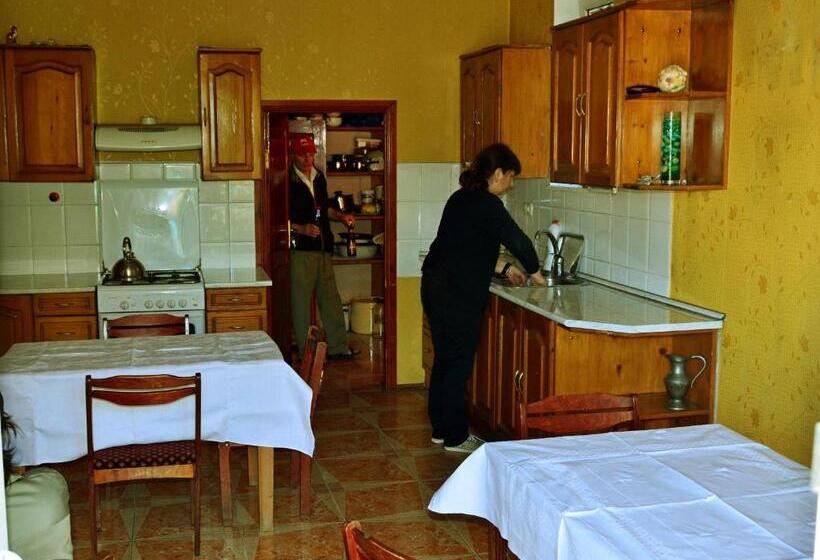 پانسیون Boutique Hotel Eco House Tbilisi