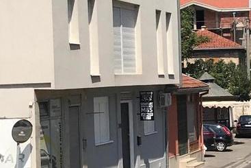 پانسیون Comfort Apartments M&s