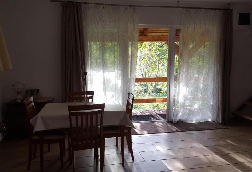 Пансион Farkaskő Vendégház