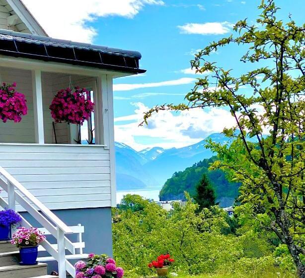 פנסיון Fjord View Apartment