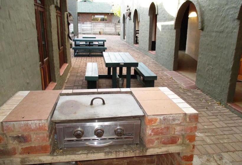 ペンション Flamboyant Guesthouse