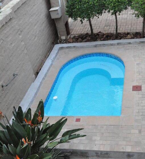 ペンション Flamboyant Guesthouse