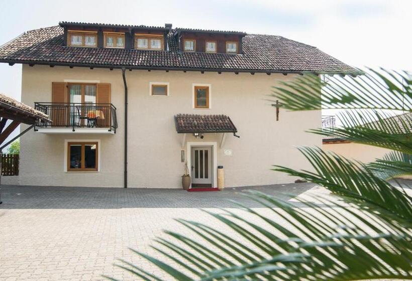 פנסיון Garni Gartenheim