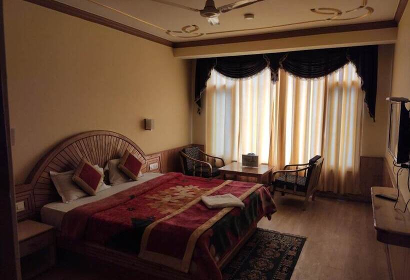 פנסיון Hostal Harepakoba