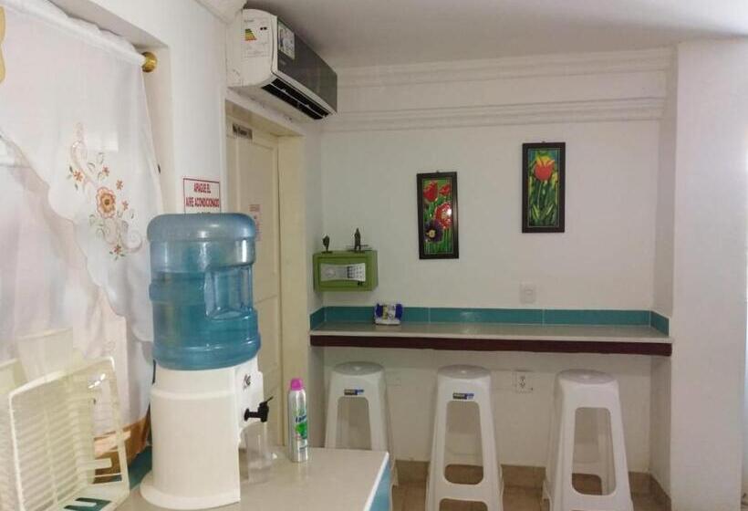 펜션 Hostal Poseidon Del Mar