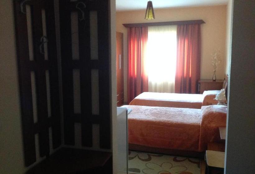 פנסיון Klodi Apartament