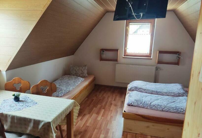 بنسيون Penzion Leštiny