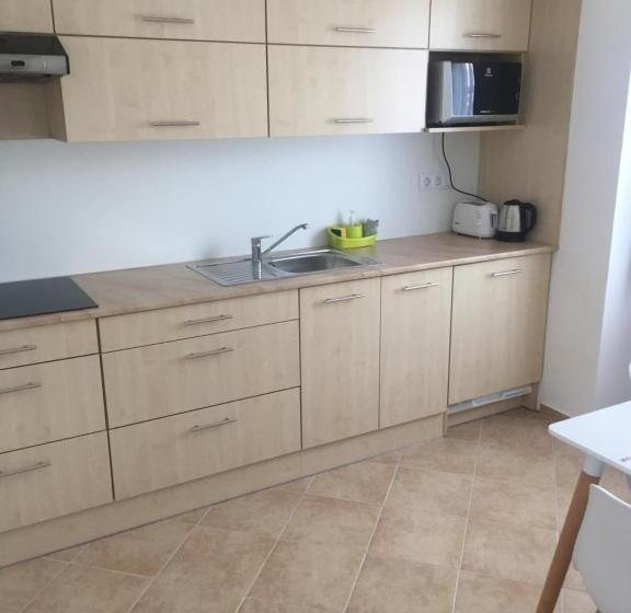 פנסיון Pizza Tábor Apartman