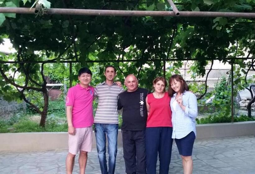 پانسیون Tsminda Giorgi Apartment