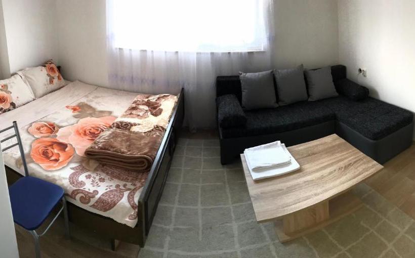 پانسیون Venecia Plaza Struga