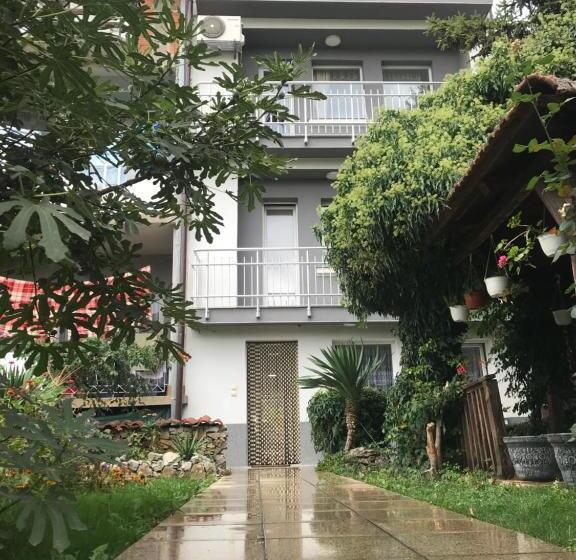 پانسیون Venecia Plaza Struga