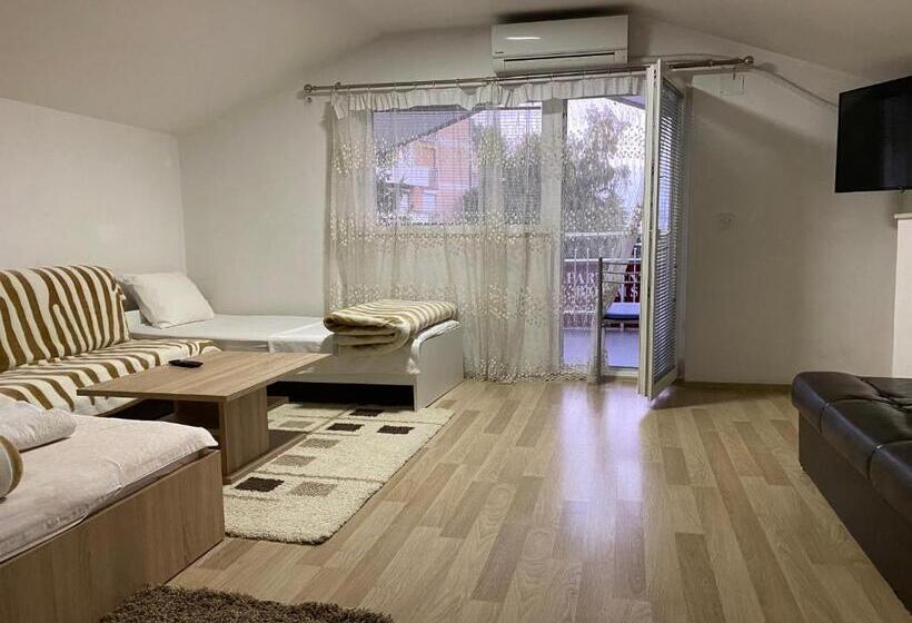 پانسیون Venecia Plaza Struga