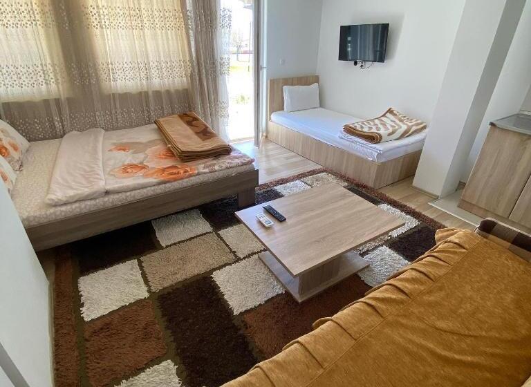 پانسیون Venecia Plaza Struga