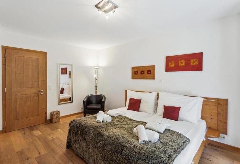 The Lodge By Mrs Miggins