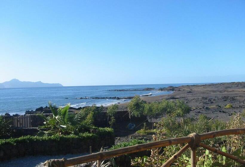 هاستل Casa De France