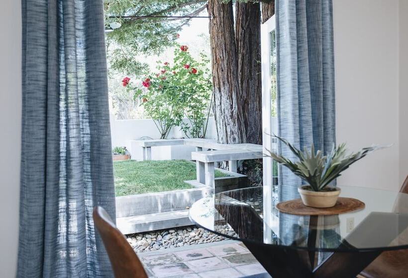 Общежитие Cottage Inn & Spa