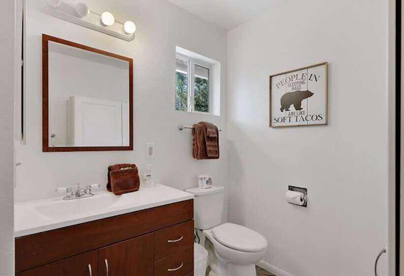 호스텔 Silver Pines Lodge