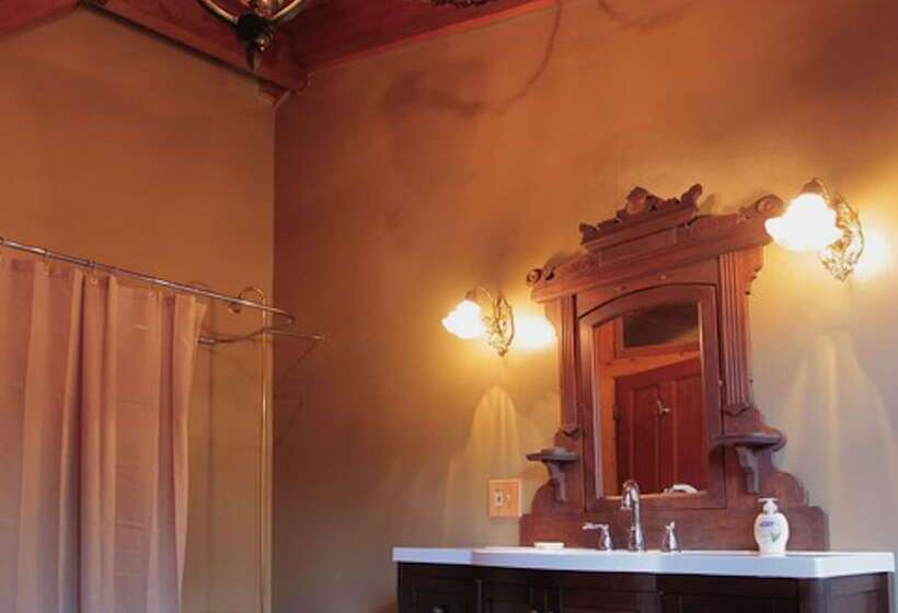 호스텔 Silver Pines Lodge