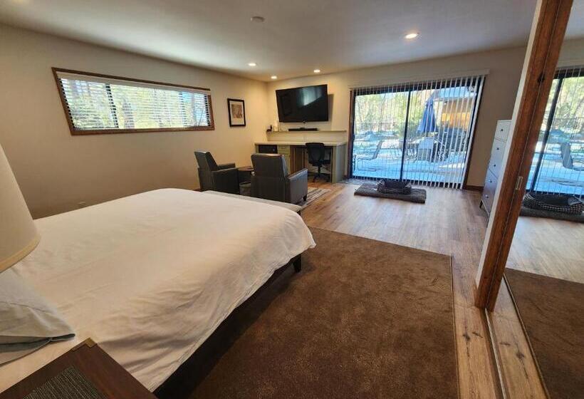 호스텔 Silver Pines Lodge