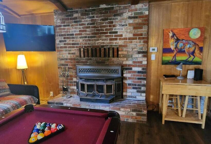 호스텔 Silver Pines Lodge