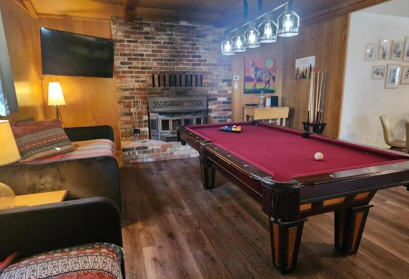 호스텔 Silver Pines Lodge