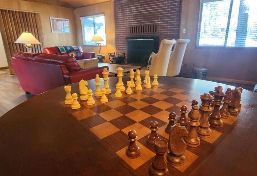 호스텔 Silver Pines Lodge