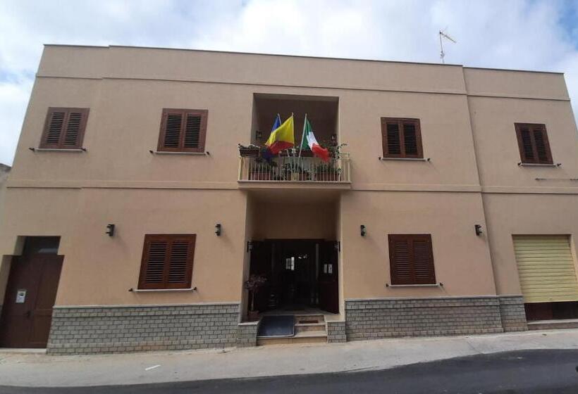 Отель Albergo Bouganville