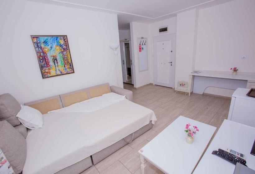 בית מלון כפרי The Step Family