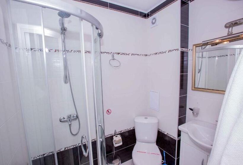 בית מלון כפרי The Step Family