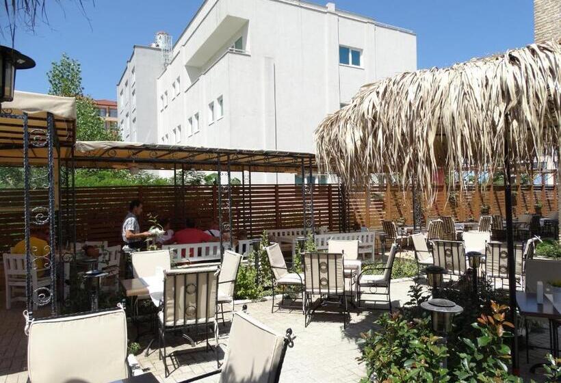 בית מלון כפרי The Step Family