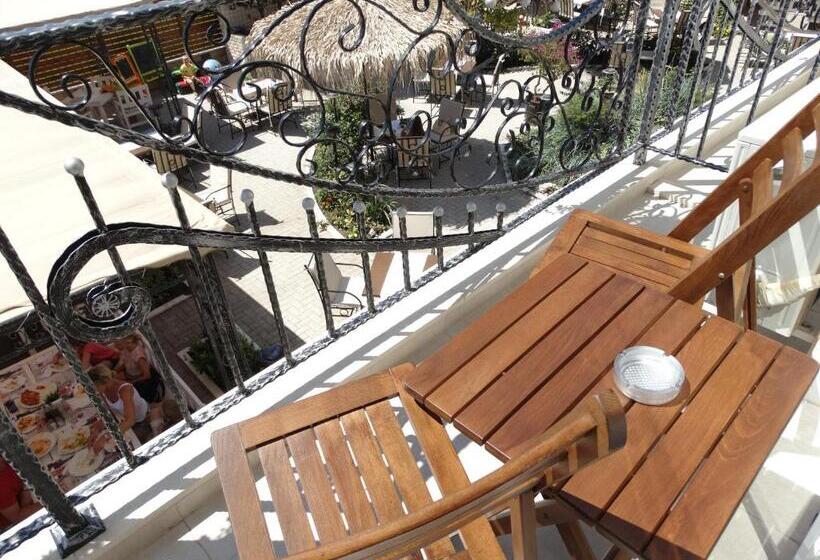 בית מלון כפרי The Step Family