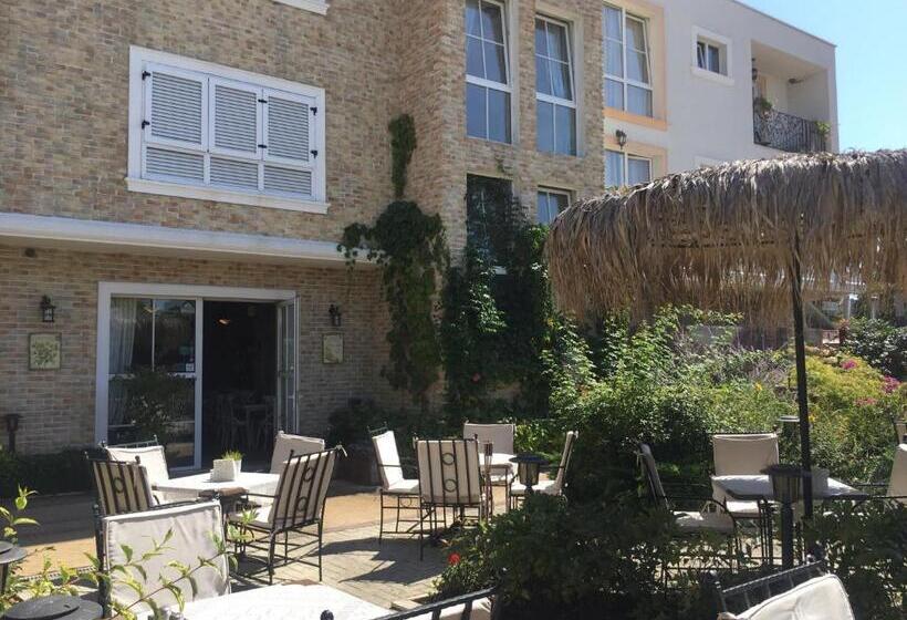 בית מלון כפרי The Step Family