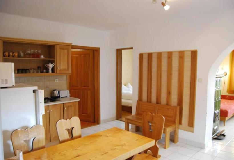 פנסיון Boróka Apartmanházak   Fagyöngy House
