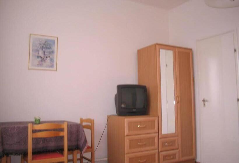 بنسيون Burg Eger