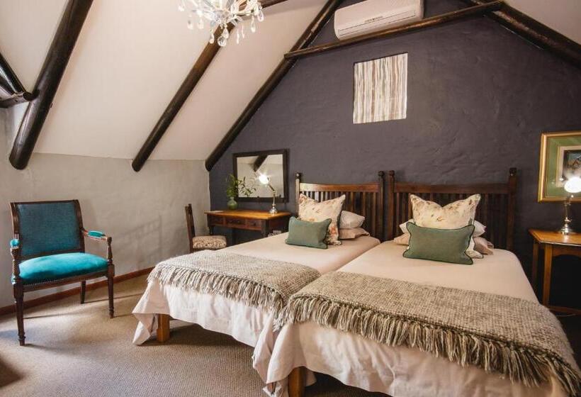 פנסיון Cypress Cottage Guest House